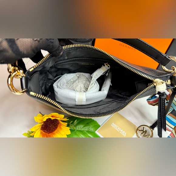 🆕MICHAEL💖KORS Kelsey Black SM  Pouchette Leather 2in1 Bag - Picture 9 of 17